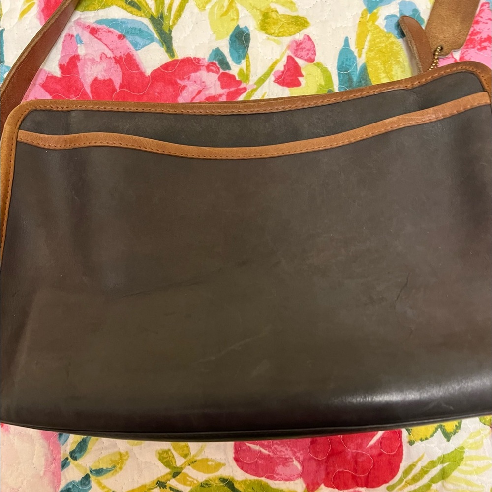 Rare tan and navy vintage Coach shoulder bag/cross body